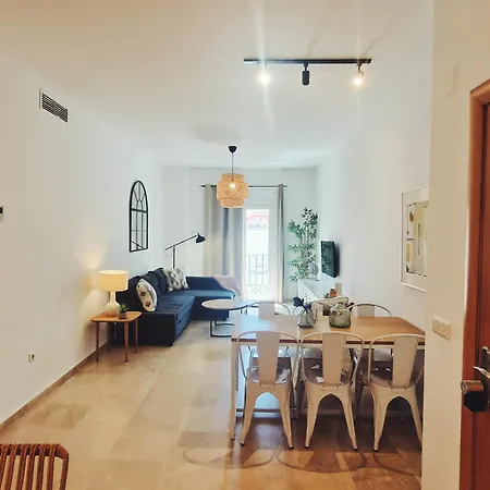 Plaza Naranjos Apartment *