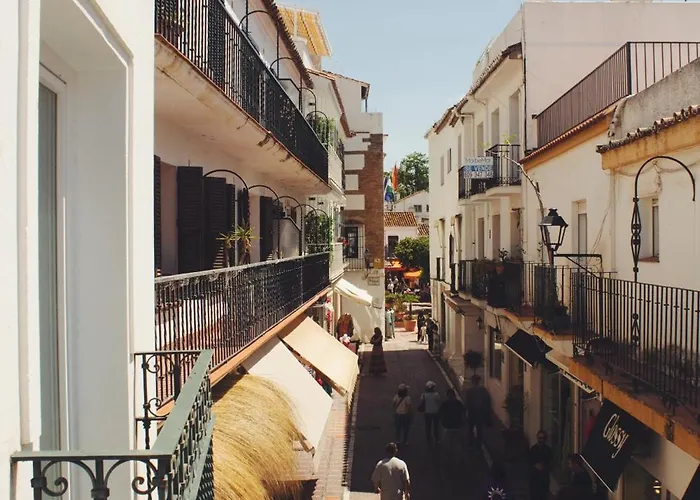 Plaza Naranjos 아파트