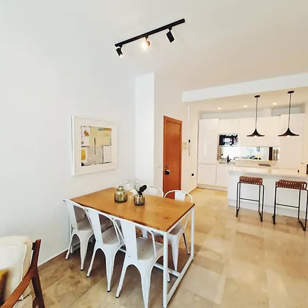 Plaza Naranjos Apartamento *